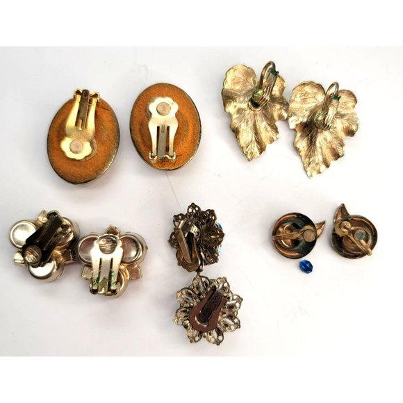Vintage Clip-on Screw Back Earrings Collection of Five Pair Ct555 - Picture 9 of 15